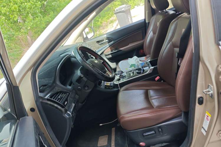 Used BYD Tang New Energy 2015 2.0T Four-Wheel-Drive Flagship Model
