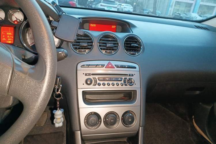 Used Peugeot 408 2011 1.6L Manual Comfort Edition Audio And AC Panel