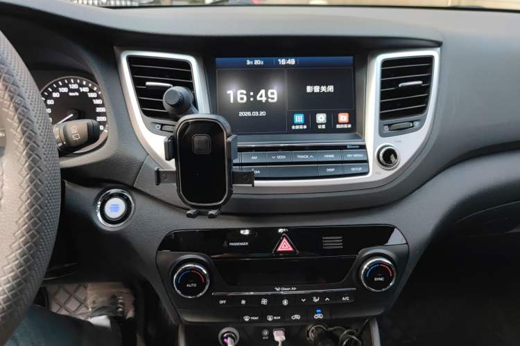 Used Hyundai Tucson 2015 1.6T Dual-Clutch Two-Wheel-Drive Smart Model
