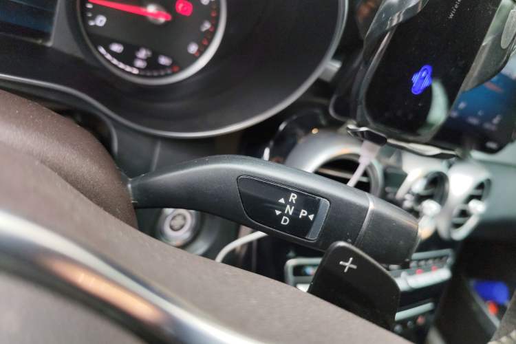 Used Mercedes-Benz GLC 2020 GLC 260 L 4MATIC Dynamic Model Gear Lever