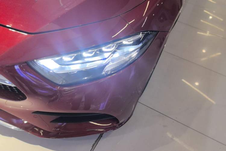 Used Mercedes-Benz CLS 2018 CLS 300 Luxury Model Left Front Headlight