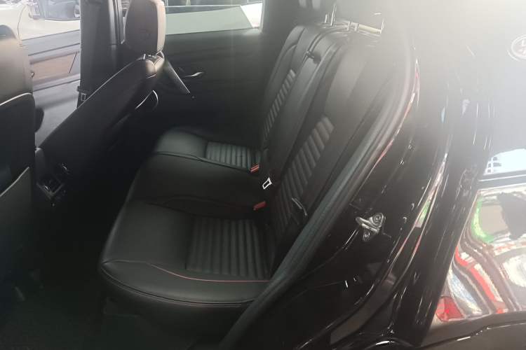 Used Land Rover Discovery Sport 2022 249 PS R-Dynamic S Performance Edition 5 Seats Left Rear Seat