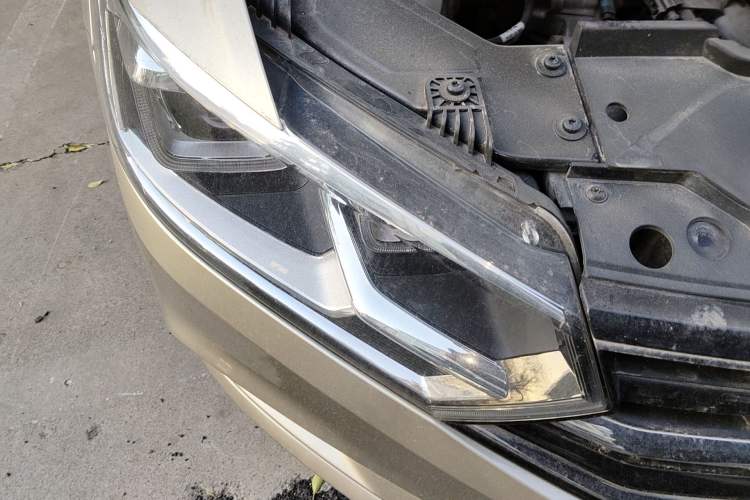 Used Volkswagen Bora 2018 1.5L Automatic Comfort Model Right Front Headlight
