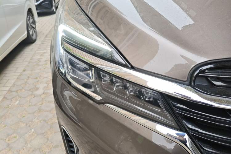 Used Buick GL8 2022 Land Cruiser Executive Class 652T Comfort Model Exterior 3