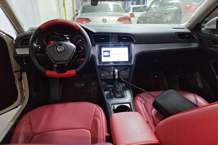 Used Volkswagen Lamando 2017 230TSI DSG Fashion Edition