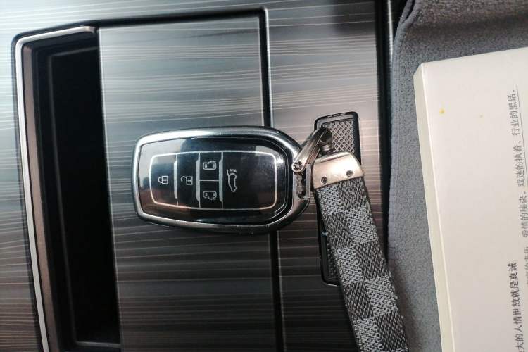 Used Toyota SIENNA 2024 2.5L Hybrid Four-Wheel Drive Prestige Edition Vehicle Key