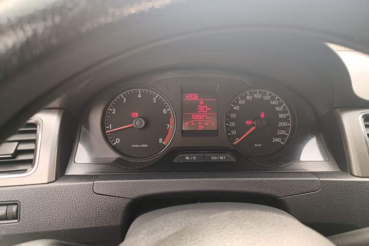 Used Volkswagen Santana 2013 1.4L Manual Comfort Edition