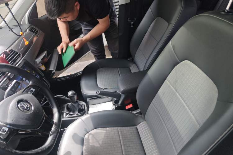 Used Volkswagen Santana 2016 1.6L Manual Comfort Edition
