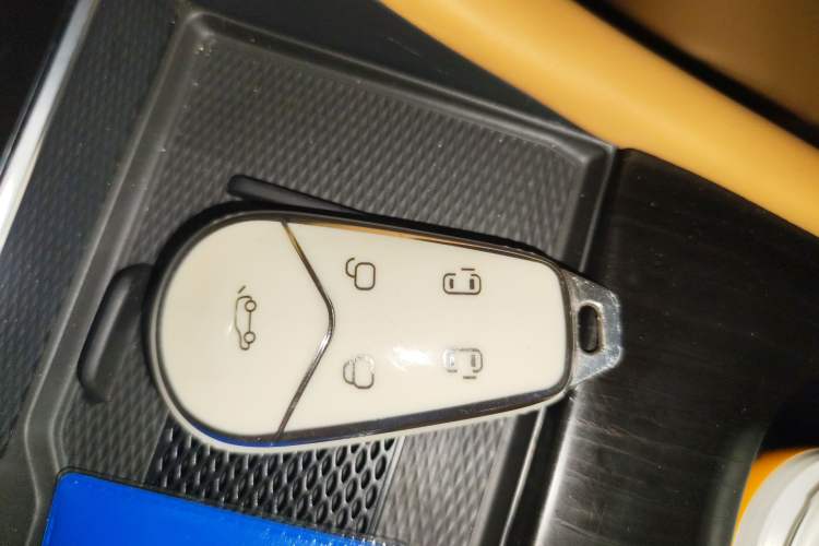 Used VOYAH Dream 2024 PHEV Extended-Range Premium Edition Vehicle Key