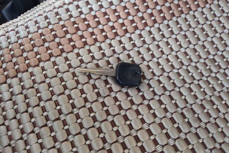 Used FAW Jiabao V75 2015 1.0L Standard Version DAM10AR Vehicle Key