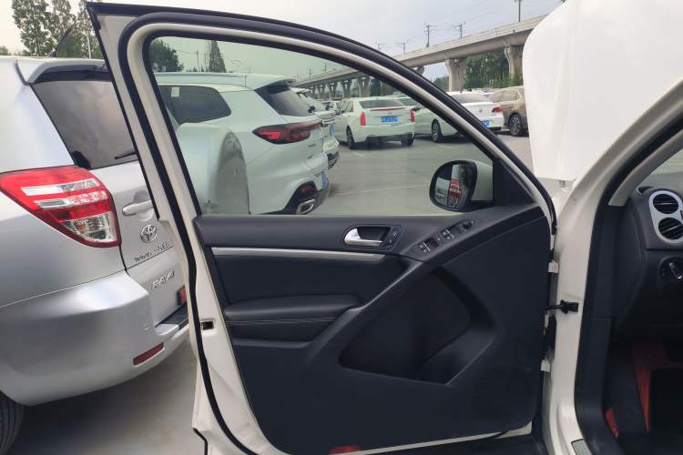 Used Volkswagen Tiguan L 2017 300TSI Automatic Two-Wheel Drive Silk Road Comfort Edition