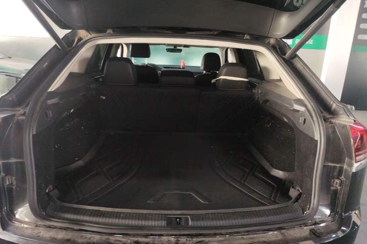 Used Volkswagen Teramont X 2020 Facelifted 330TSI Two-Wheel-Drive Luxury Edition