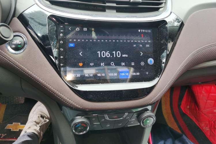 Used Chevrolet Malibu 2017 1.5T Automatic Luxury Edition Audio And AC Panel