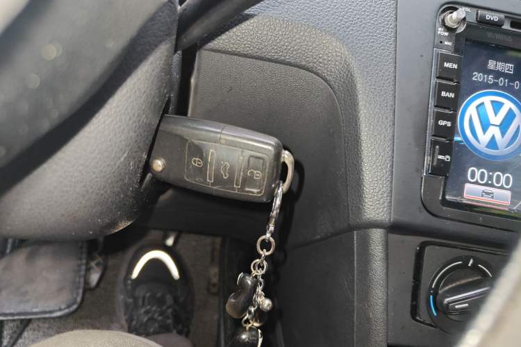 Used Volkswagen Santana 2015 1.6L Manual Fashion Edition Vehicle Key