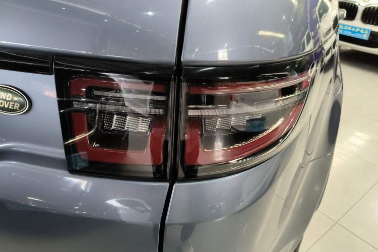 Used Land Rover Discovery Sport 2020 249 PS R-Dynamic Performance Edition
