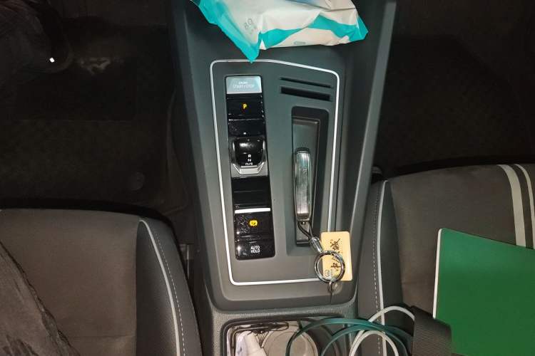 Used Volkswagen Golf 2024 280TSI DSG R-Line 50th Anniversary Edition Gear Lever