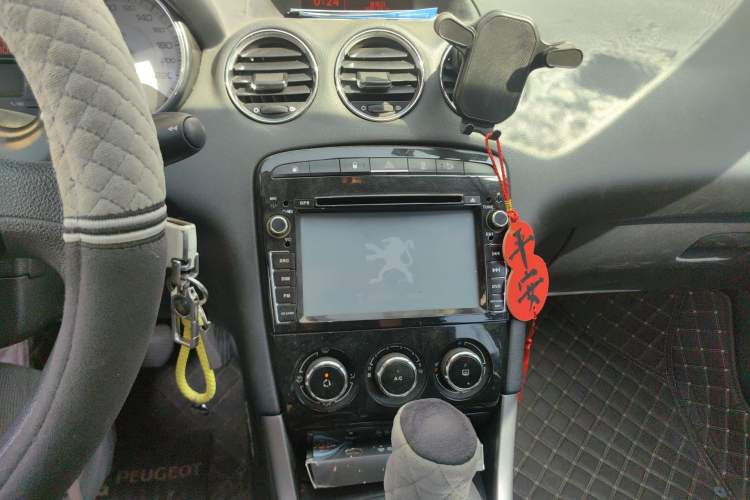 Used Peugeot 408 2013 1.6L Automatic Comfort Edition Audio And AC Panel