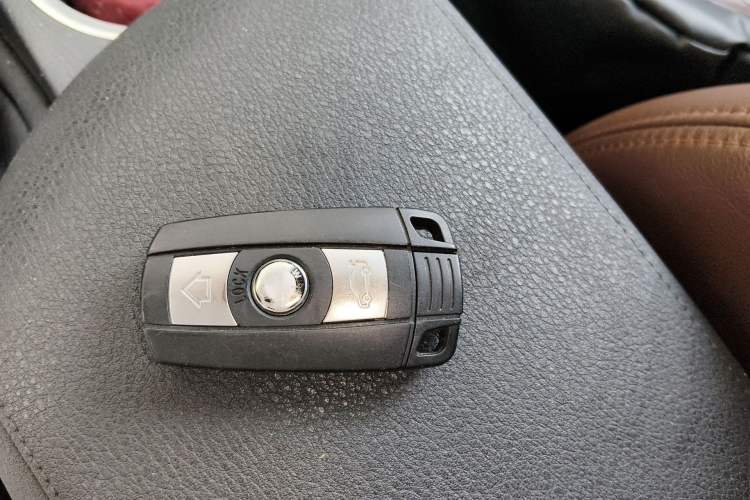 Used BMW X1 2014 sDrive18i Fashion Model Vehicle Key