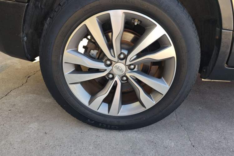 Used Geely Auto Emgrand X7 Sport 2016 2.0L Manual Smart Connect Version