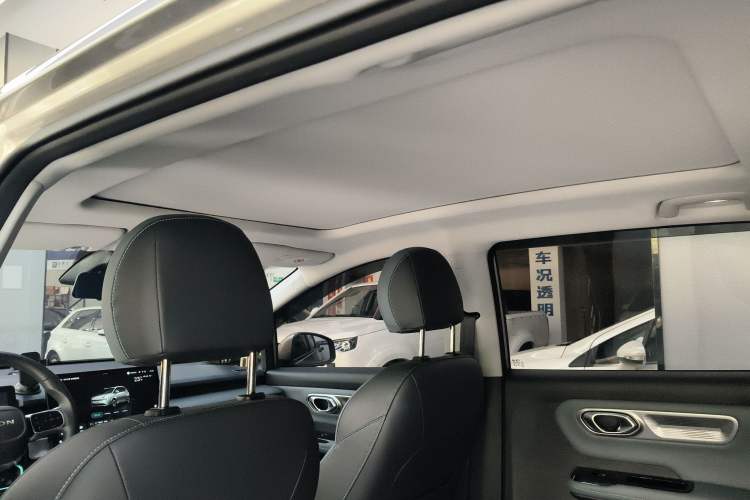 Used AION Y 2023 Plus 510 Smart Edition Headliner