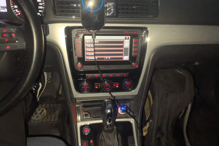 Used Volkswagen Passat 2011 1.8 TSI DSG Ultimate Edition Audio And AC Panel