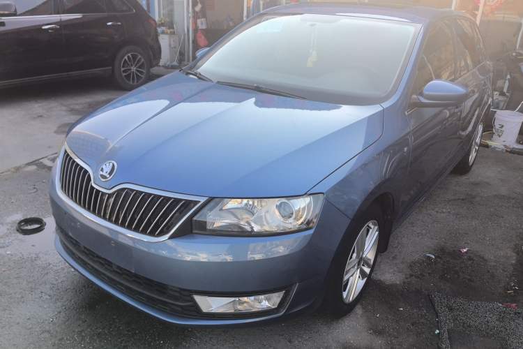 Used Skoda Rapid Spaceback 2014 1.6L Automatic Enjoyment Edition