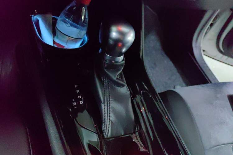 Used Toyota C-HR 2018 2.0L Luxury Edition China VI Standard
