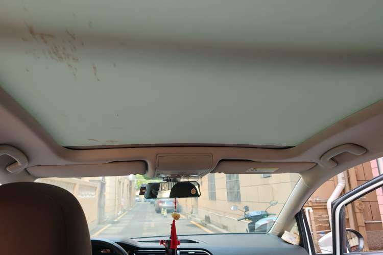 Used Volkswagen Touran 2016 Volkswagen Touran L 280TSI DSG Luxury Edition Headliner