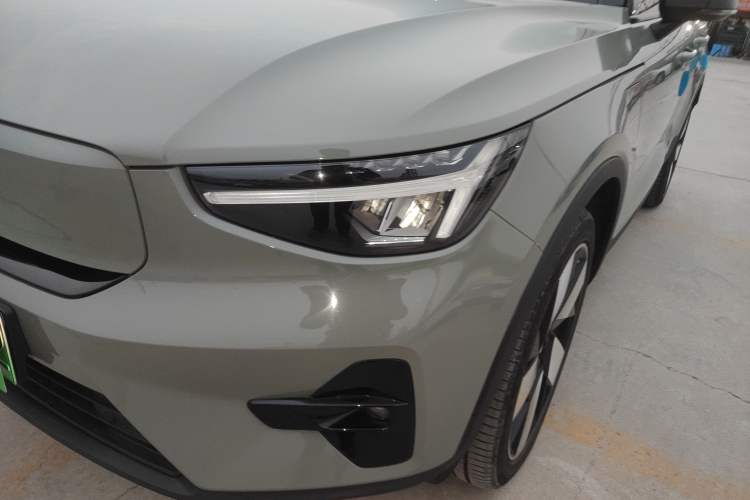 Used Volvo XC40 New Energy 2023 Four-Wheel-Drive High-Performance Version
