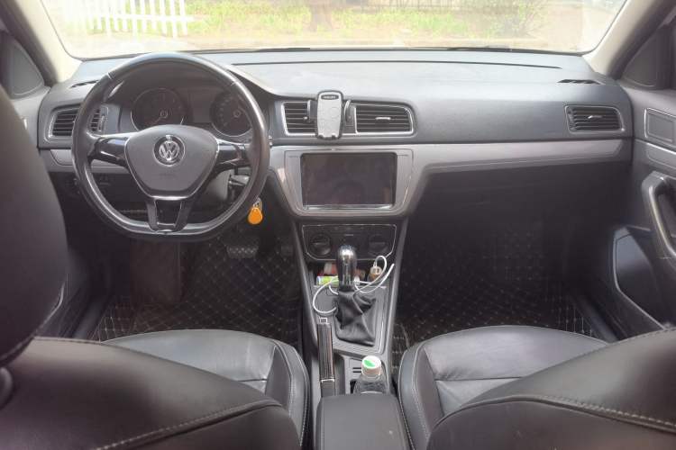 Used Volkswagen Gran Lavida 2015 1.6L Automatic Comfort Edition
