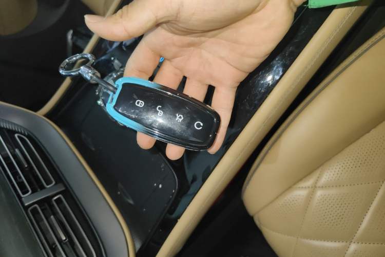 Used Denza D9 2022 DM-i 970 Four-Wheel Drive Prestige Model Vehicle Key