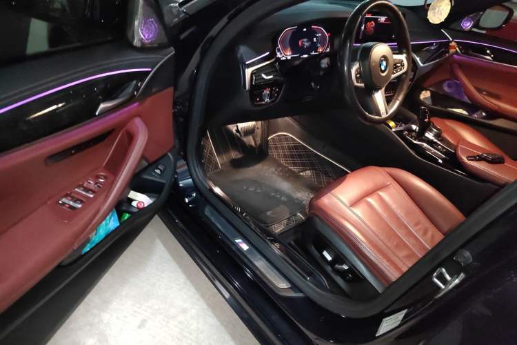 Used BMW 5 Series 2020 530Li Leading Model M Sport Package Driver Seat