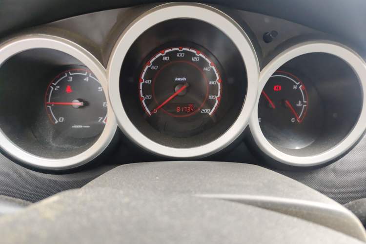 Used CHANGAN CX20 2014 1.4L Manual Sport Edition China V Standard Odometer Close Up