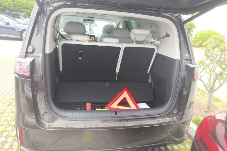 Used VOYAH Dream 2025 PHEV Four-Wheel-Drive Flagship Version – Qiankun Edition
