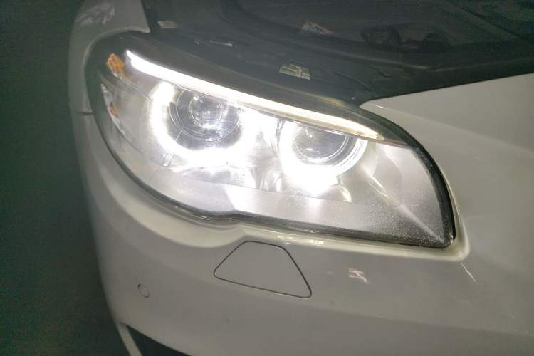 Used BMW 5 Series 2013 530Li Leading Model Right Front Headlight