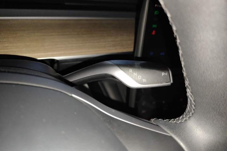 Used Tesla Model Y 2022 Revised Version Rear-Wheel Drive Gear Lever