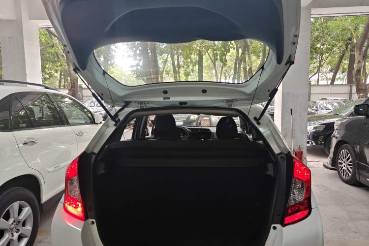 Used Honda Fit 2014 1.5L LX CVT Comfort Model Trunk