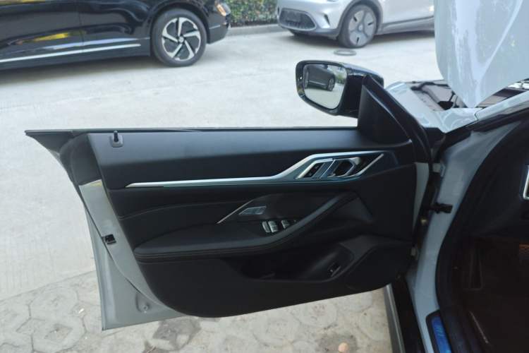 Used BMW i4 2022 eDrive40
