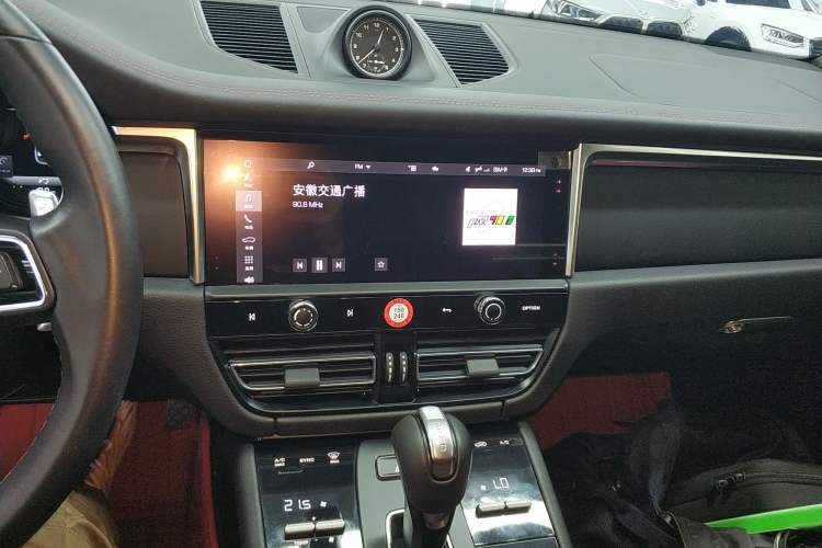 Used Porsche Macan 2023 Macan 2.0T Audio And AC Panel