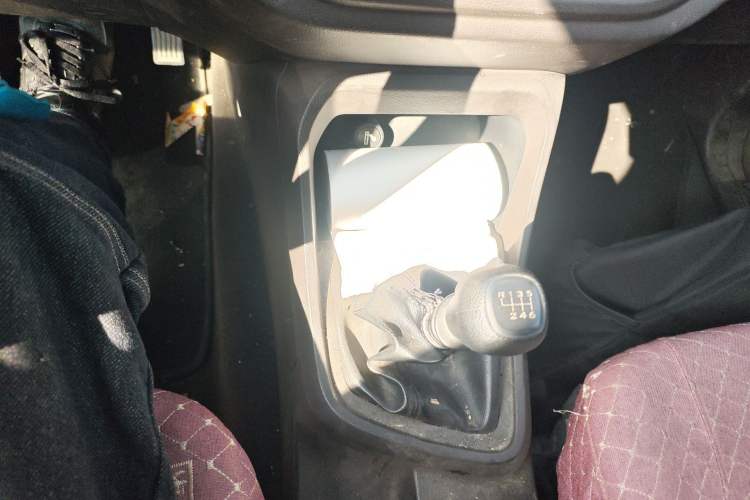 Used Wuling Hongguang V 2019 1.5L Base Version China VI LAR
