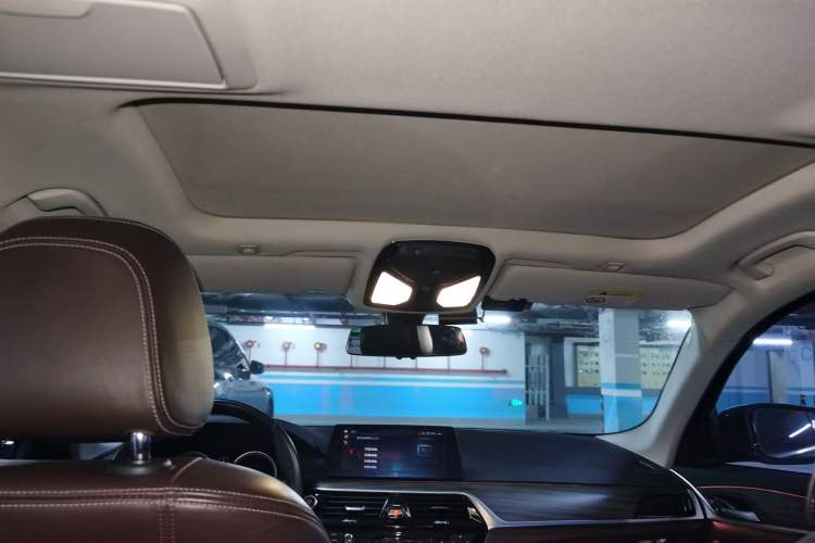 Used BMW 5 Series 2018 530Li xDrive Luxury Package Headliner