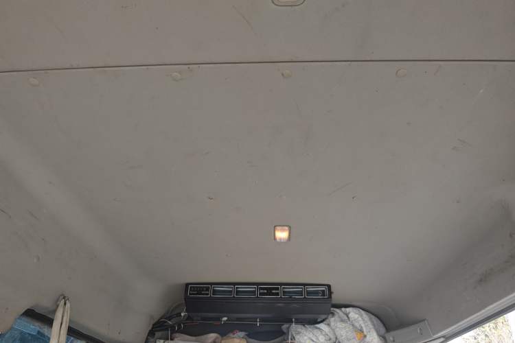 Used SAIC MAXUS Xintu V80 2023 2.0T Manual Classic Aoyuntong Long Wheelbase Mid-Height 6/7/8/9-Seater