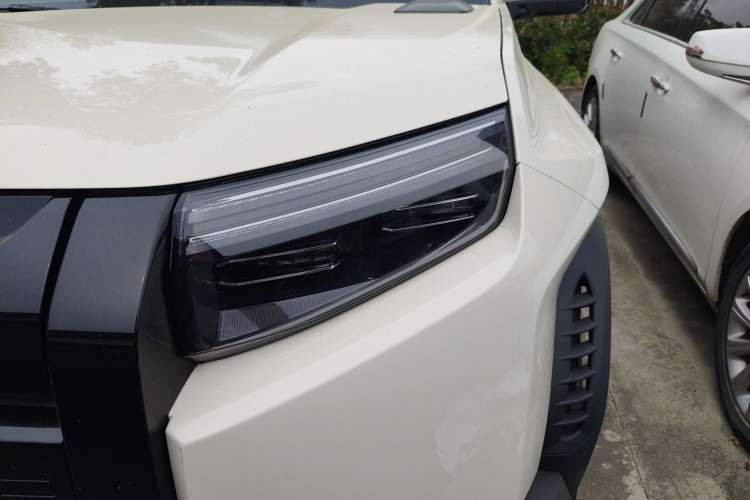 Used Formula Leopard Titanium 3 2025 501KM All-Wheel Drive Intelligent Driving Ultra Version