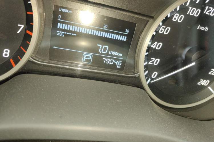 Used Nissan Sylphy 2016 1.6 XL CVT Deluxe Edition Odometer Close Up