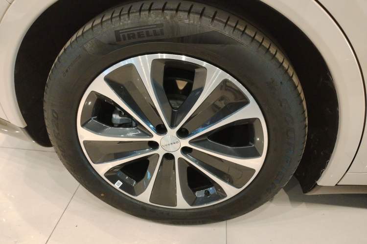 Used Hima Luxeed R7 2025 Range-Extended Version 251 km Max