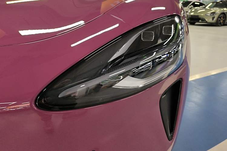 Used Xiaomi Auto SU7 2024 Four-Wheel Drive Ultra-Long Range Advanced Intelligent Driving Max Edition Left Front Headlight