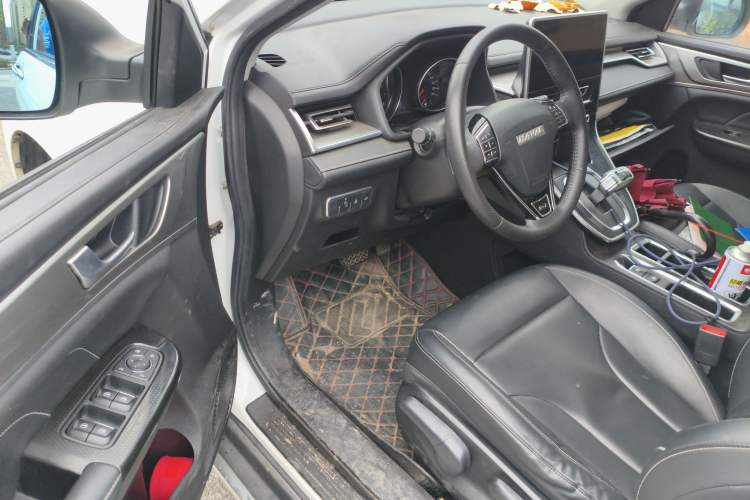 Used Haval M6 2021 PLUS 1.5T DCT Luxury Smart Connectivity Model Interior 3
