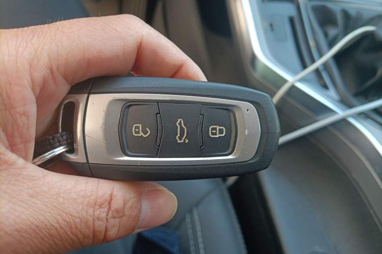 Used Geely Auto Emgrand GL 2018 1.4T Manual Elite Smart Connectivity Version Vehicle Key