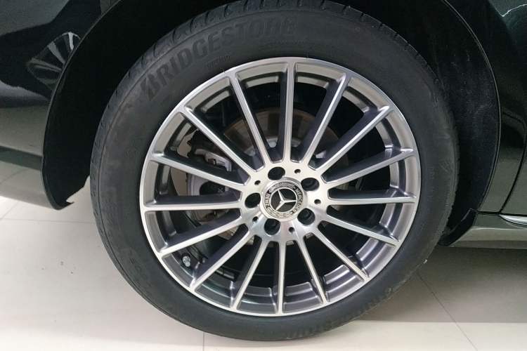 Used Mercedes-Benz E-Class 2023 E 260 L
