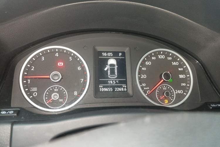 Used Volkswagen Tiguan 2016 280TSI Automatic Two-Wheel Drive Silk Road Comfort Edition Instrument Cluster